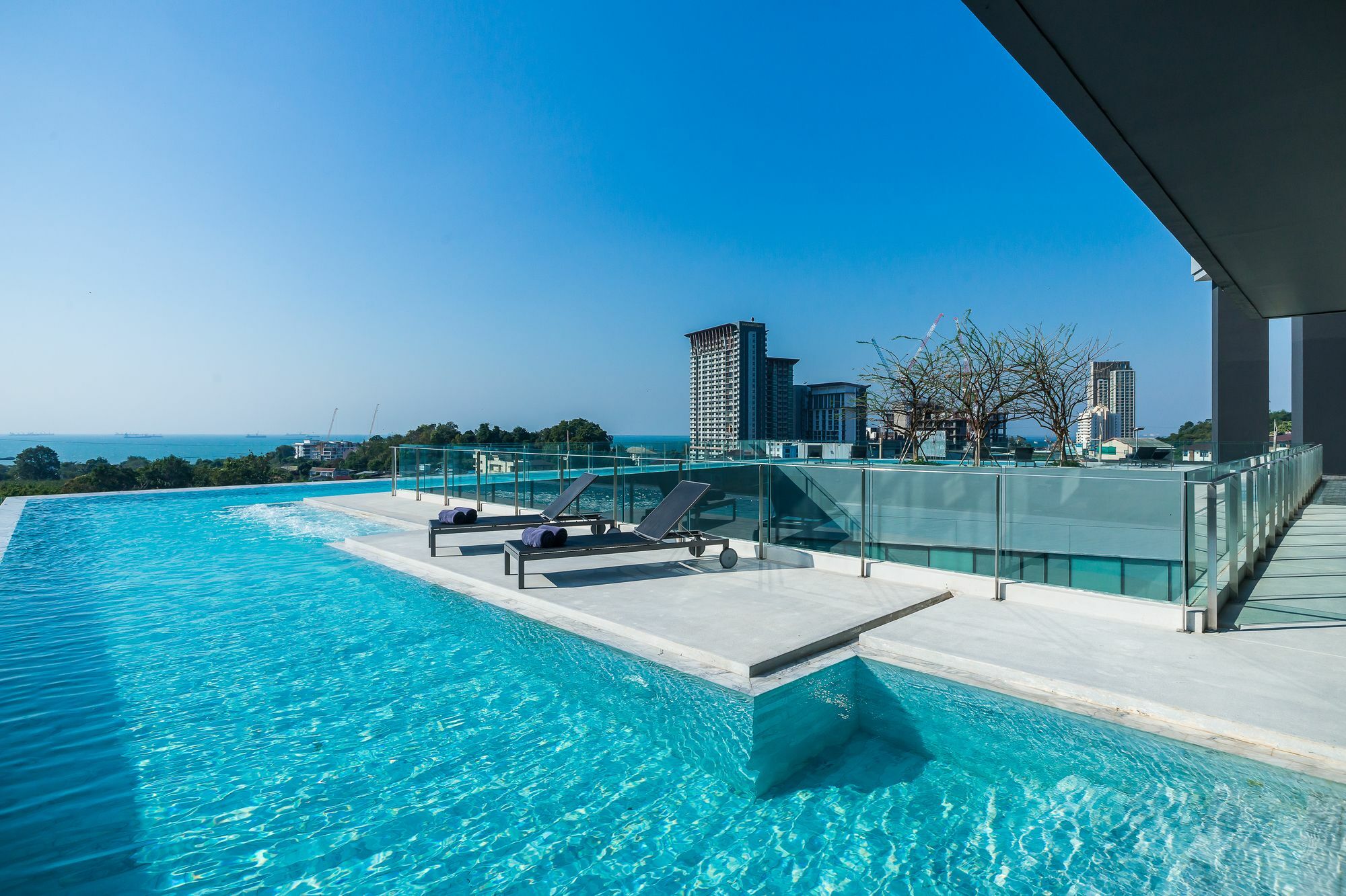 סי ראצ'ה Arize Hotel Sri Racha מראה חיצוני תמונה